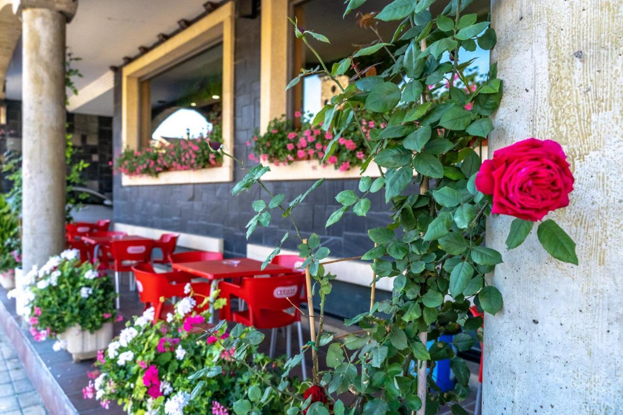 Hotel Rio Cea Puente Almuhey エクステリア 写真