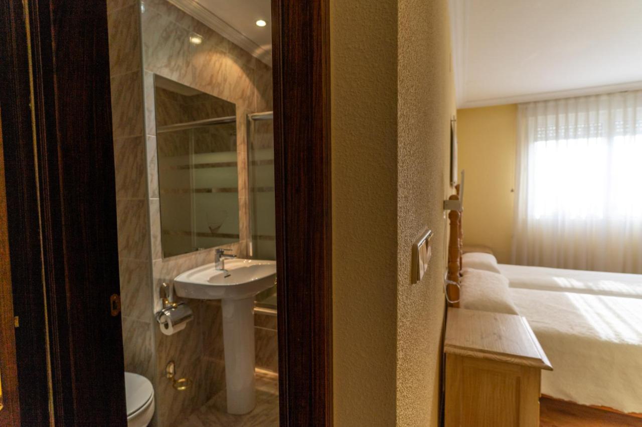 Hotel Rio Cea Puente Almuhey エクステリア 写真