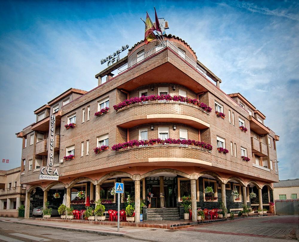 Hotel Rio Cea Puente Almuhey エクステリア 写真